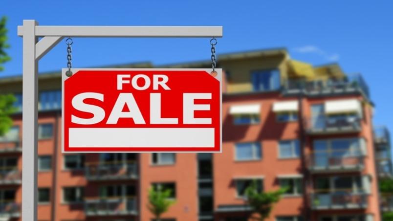 Chinese real estate agents in Burnaby feel brunt of foreign buyers tax